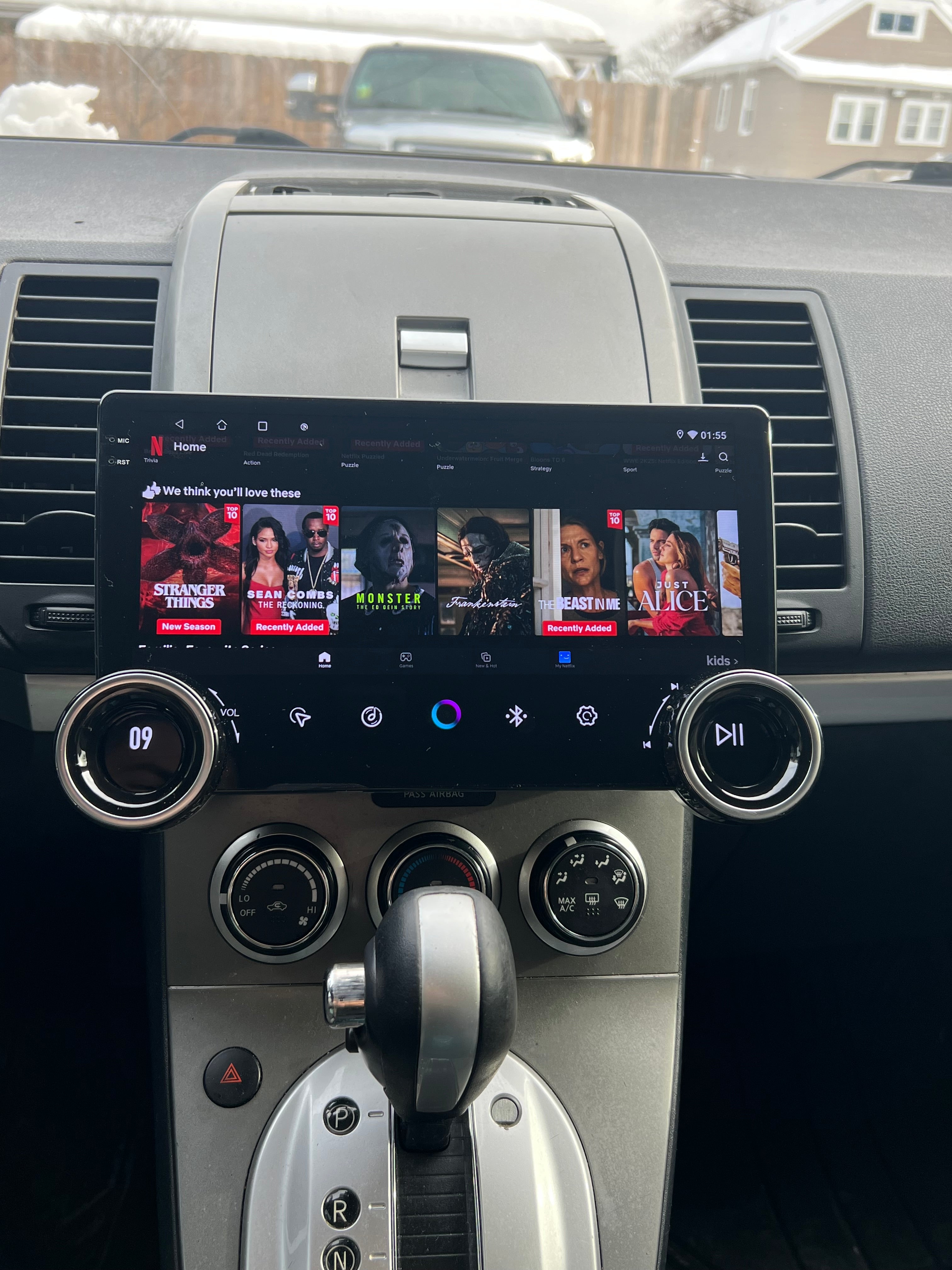 Univerzalna Multimedija 10.1” Dual-Knob CarPlay & Android Auto