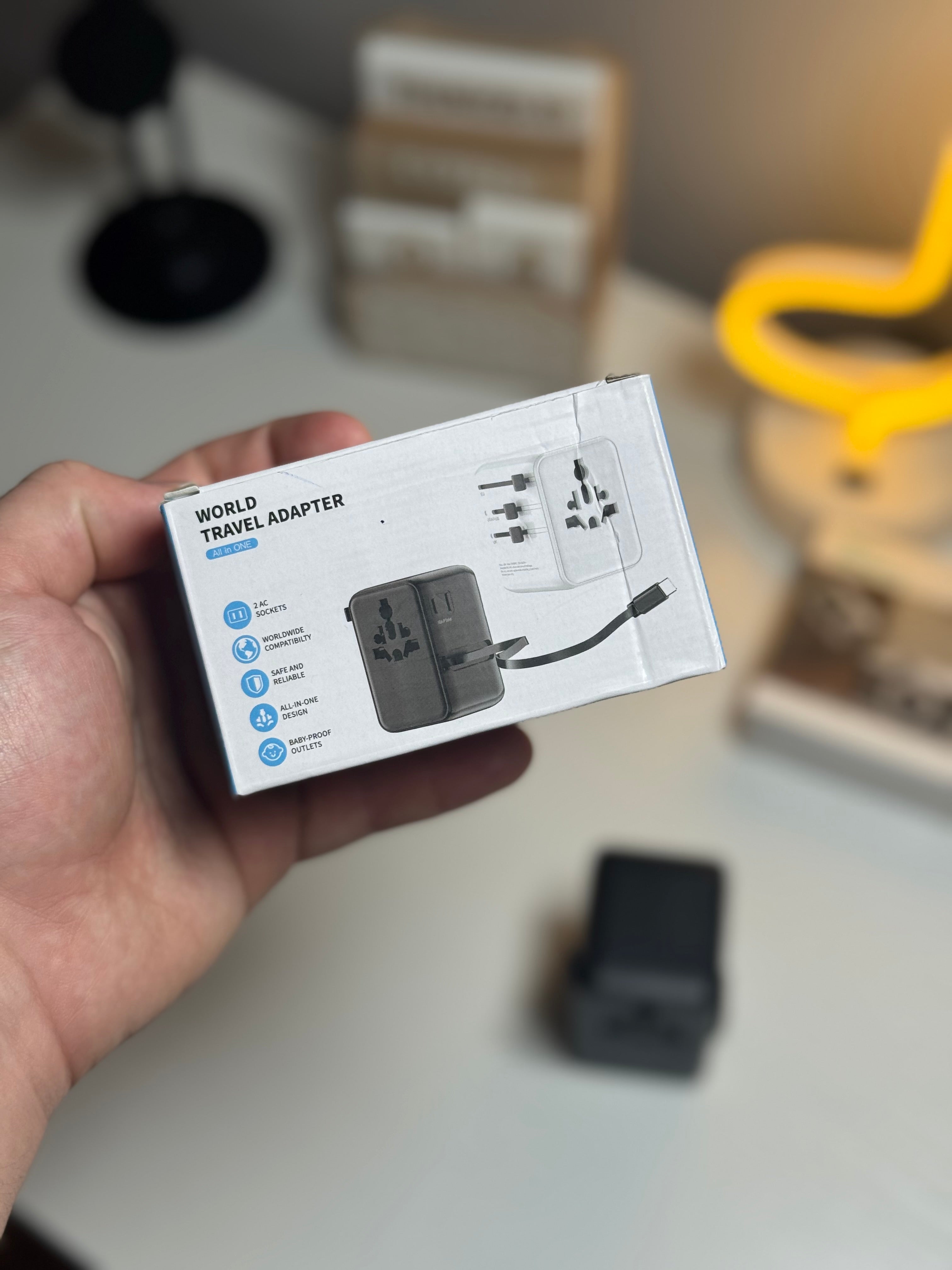 Travel punjač 70W sa C kablom (za 180+ zemalja)